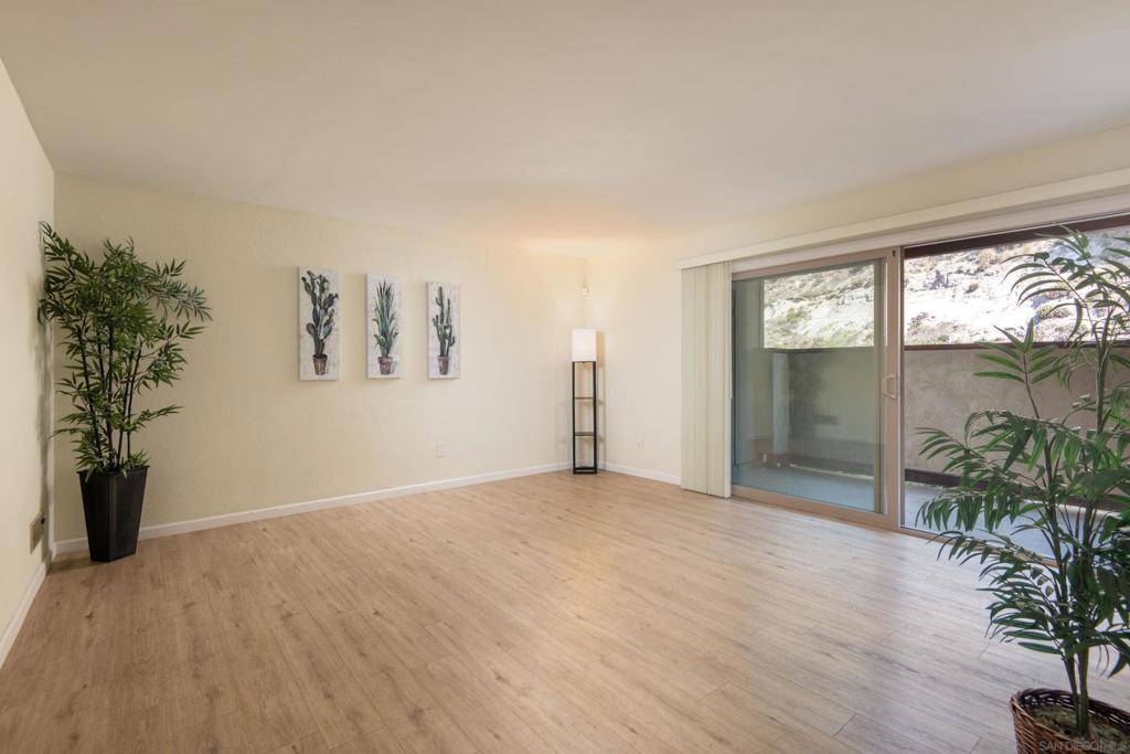 San Diego, CA 92120,5472 Adobe Falls Rd #2