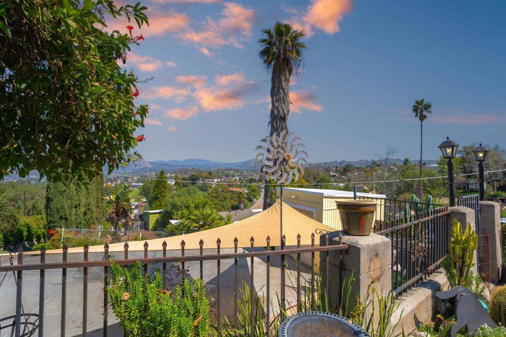 8726 Golden Ridge Rd, Lakeside, CA 92040