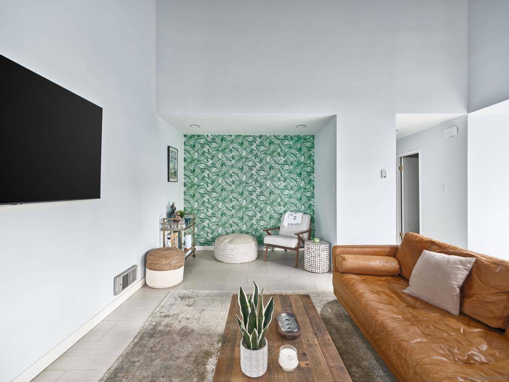 Solana Beach, CA 92075,325 S Sierra Ave #20