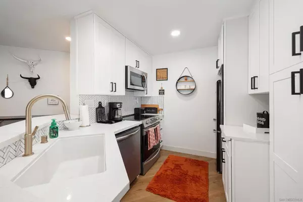 San Diego, CA 92126,9765 Mesa Springs Way #66