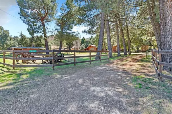 28967 Oak Ln, Pine Valley, CA 91962