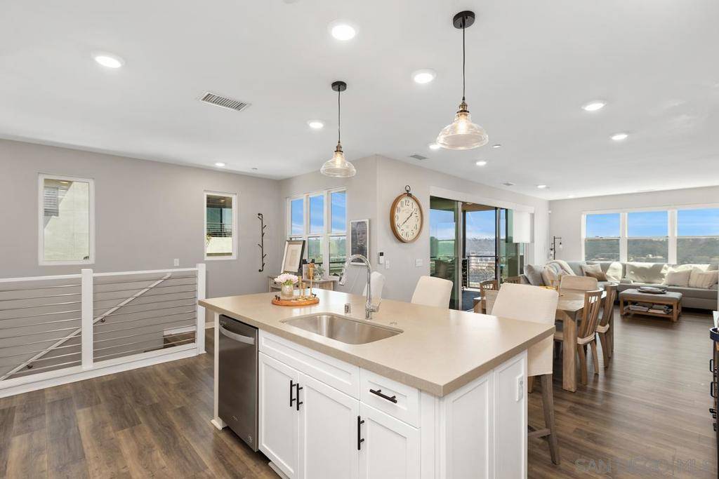 2877 Via Alta Pl, San Diego, CA 92108