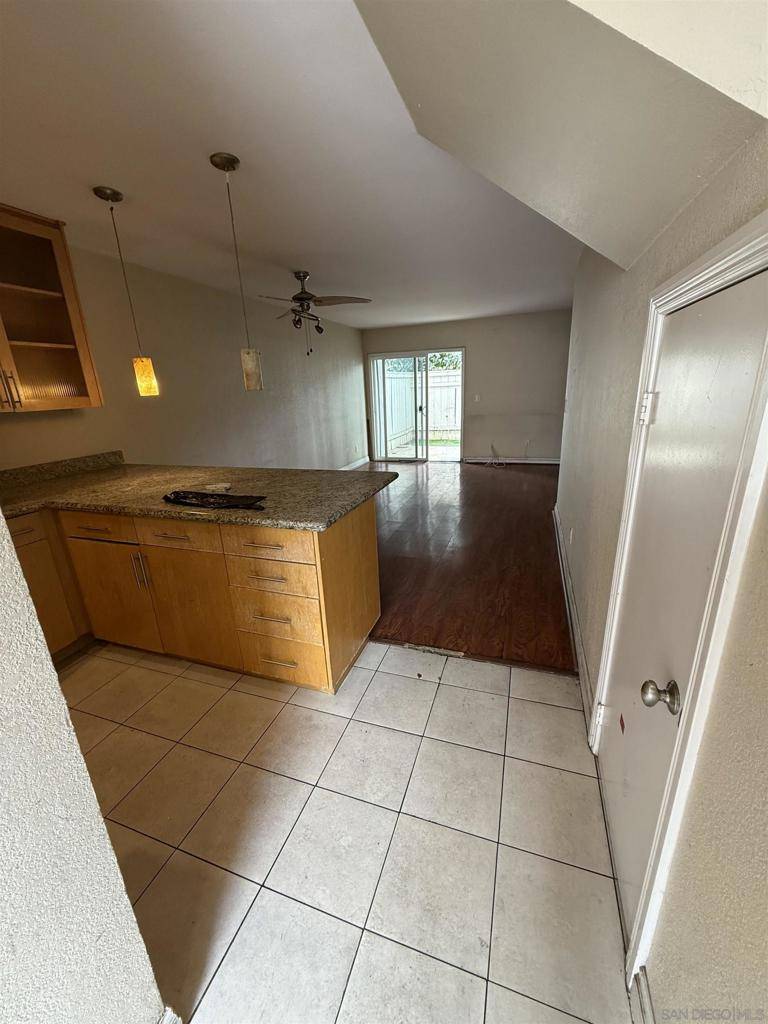 El Cajon, CA 92020,851 S Mollison Ave #6