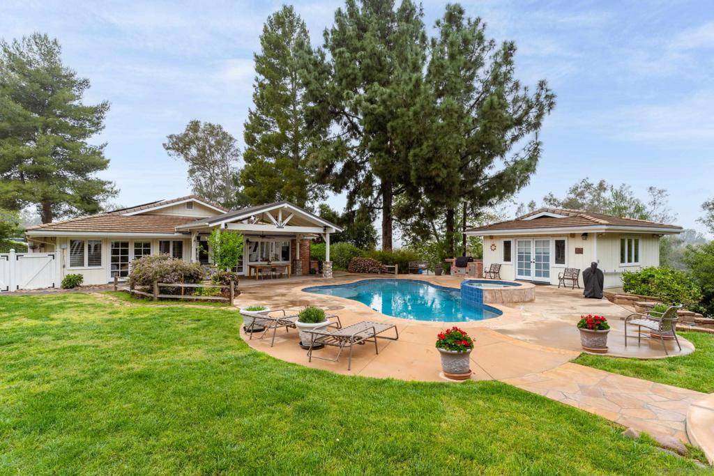 16327 Woodson View Rd, Poway, CA 92064