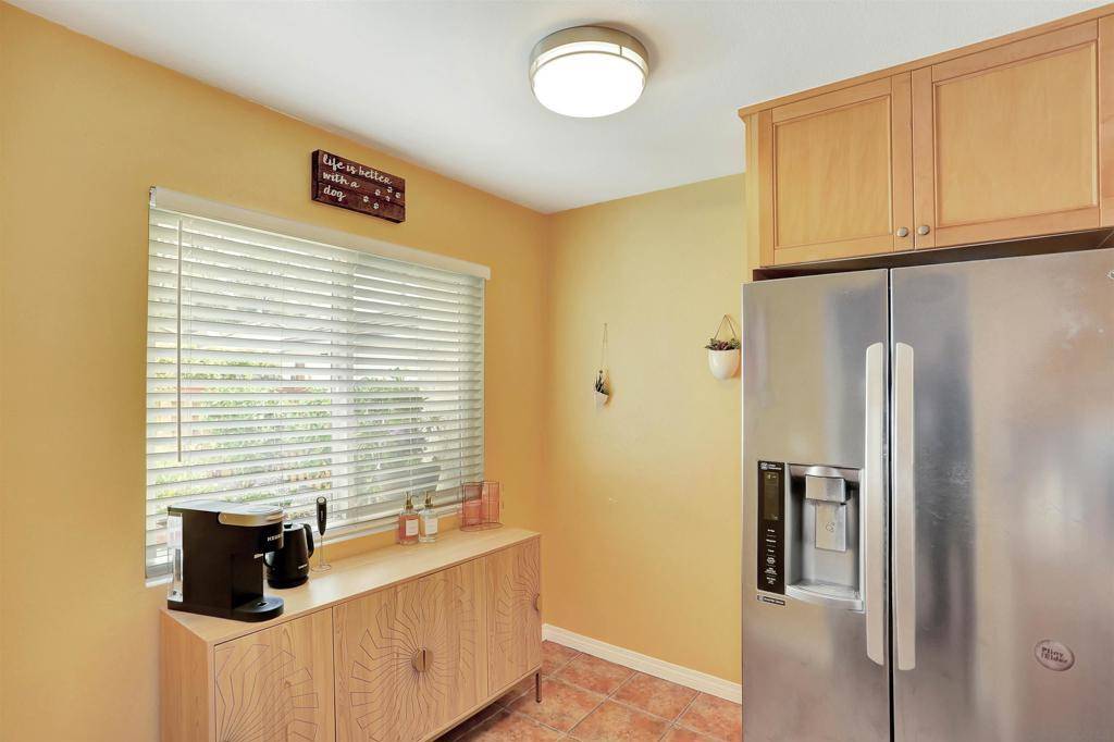 Escondido, CA 92029,1819 Castle Glen