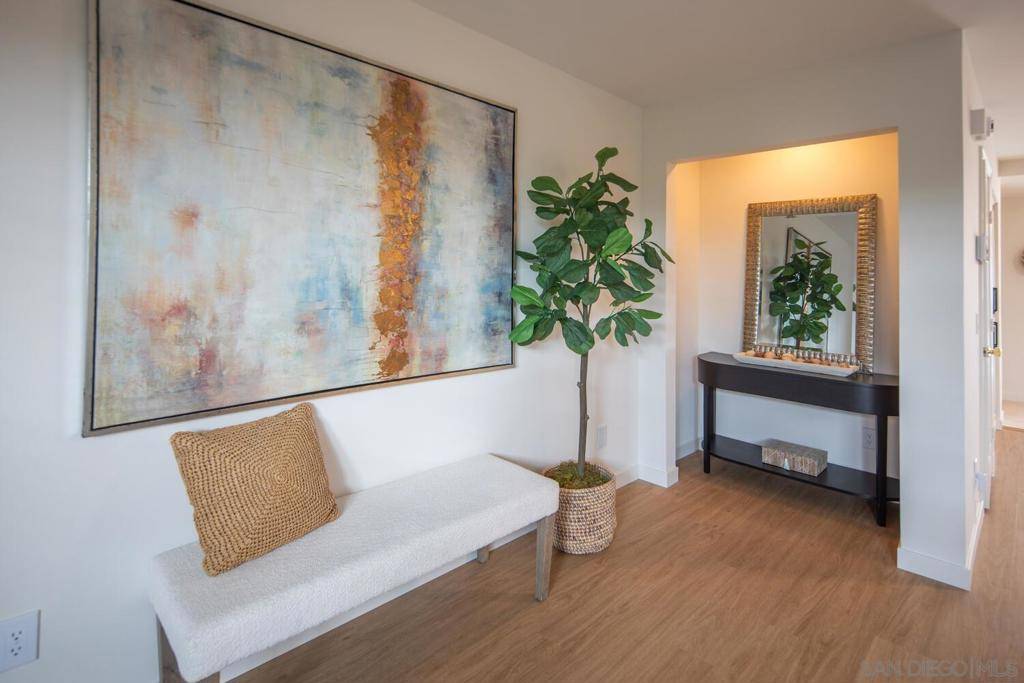 Coronado, CA 92118,736 F Ave #3