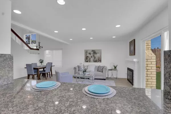 San Diego, CA 92139,7266 Oakham Way