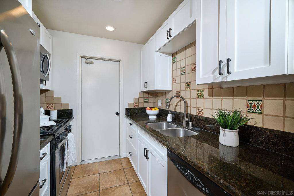 Oceanside, CA 92057,4475 Estada Dr
