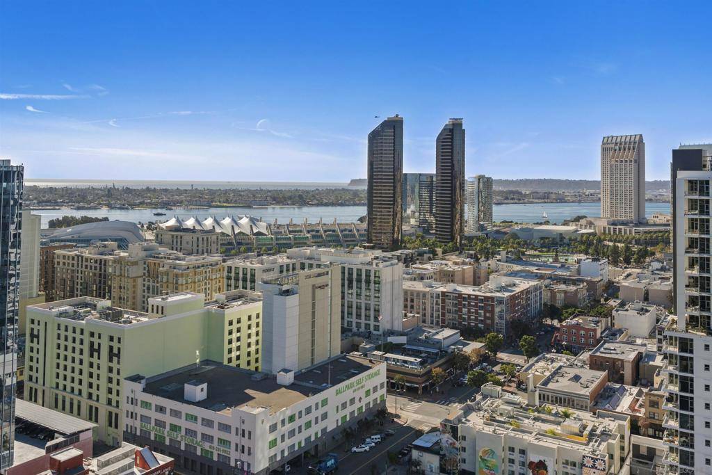 San Diego, CA 92101,800 The Mark Ln. #2401
