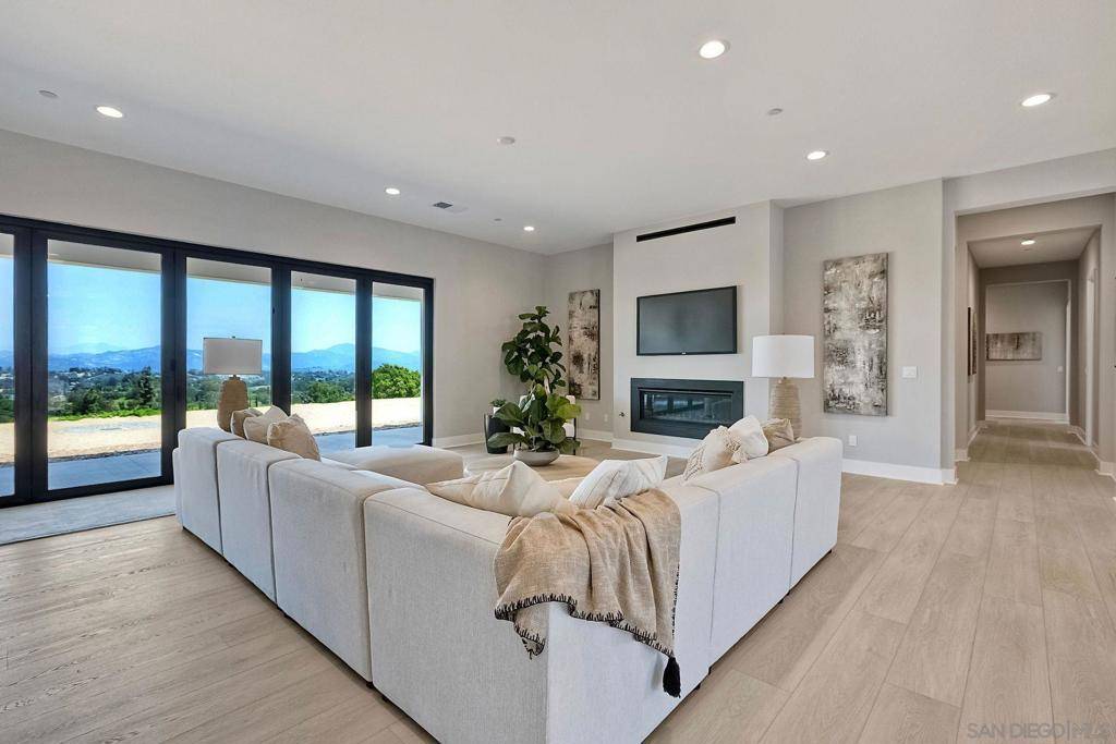 Escondido, CA 92029,1648 Calle Catalina