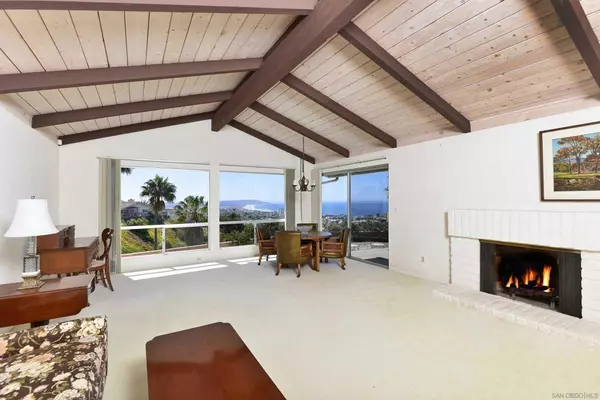 La Jolla, CA 92037,5571 Candlelight Dr