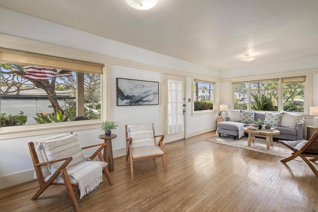 Coronado, CA 92118,1305 9th St