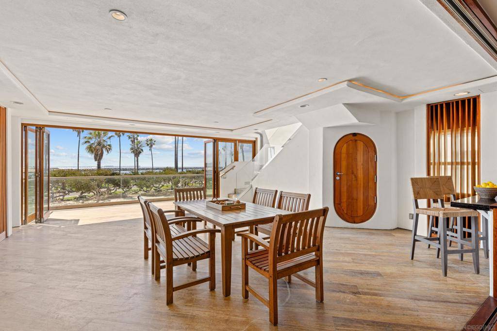 San Diego, CA 92109,2617 Ocean Front Walk