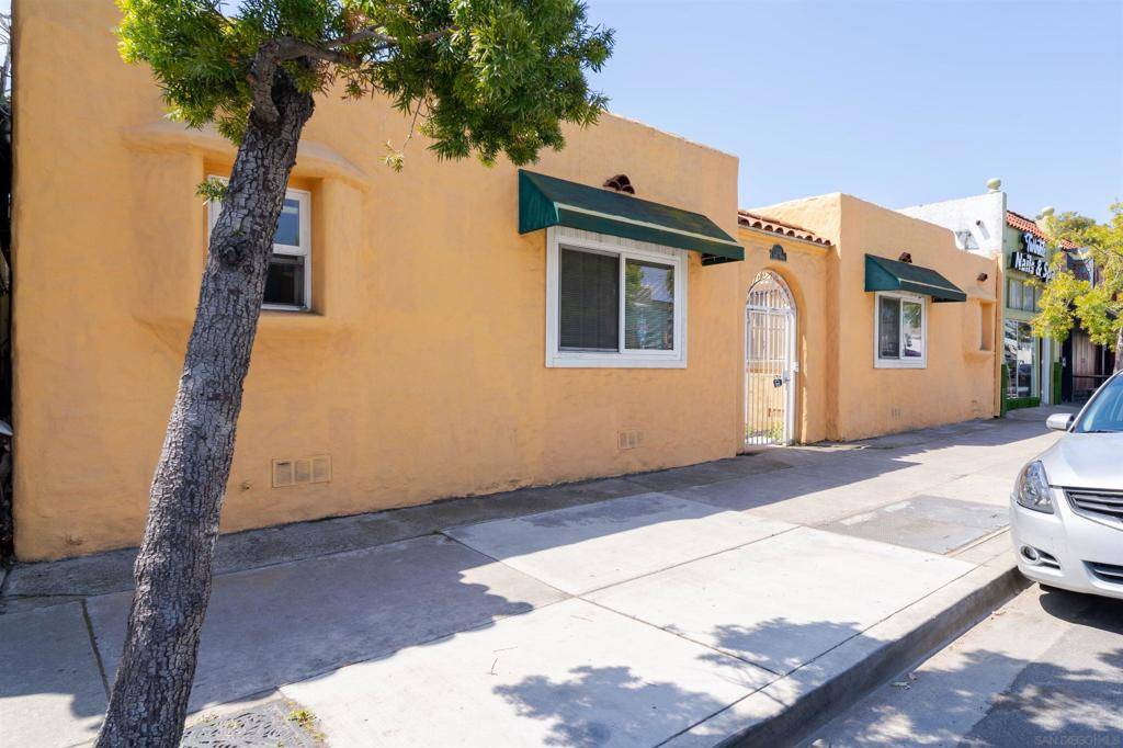 San Diego, CA 92116,3225 Adams Avenue