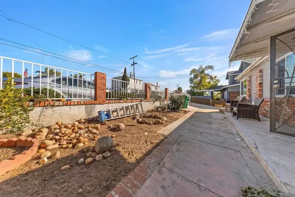 San Diego, CA 92111,1568 Burton St