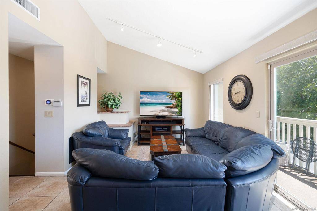 La Mesa, CA 91942,7700 Parkway Dr #4