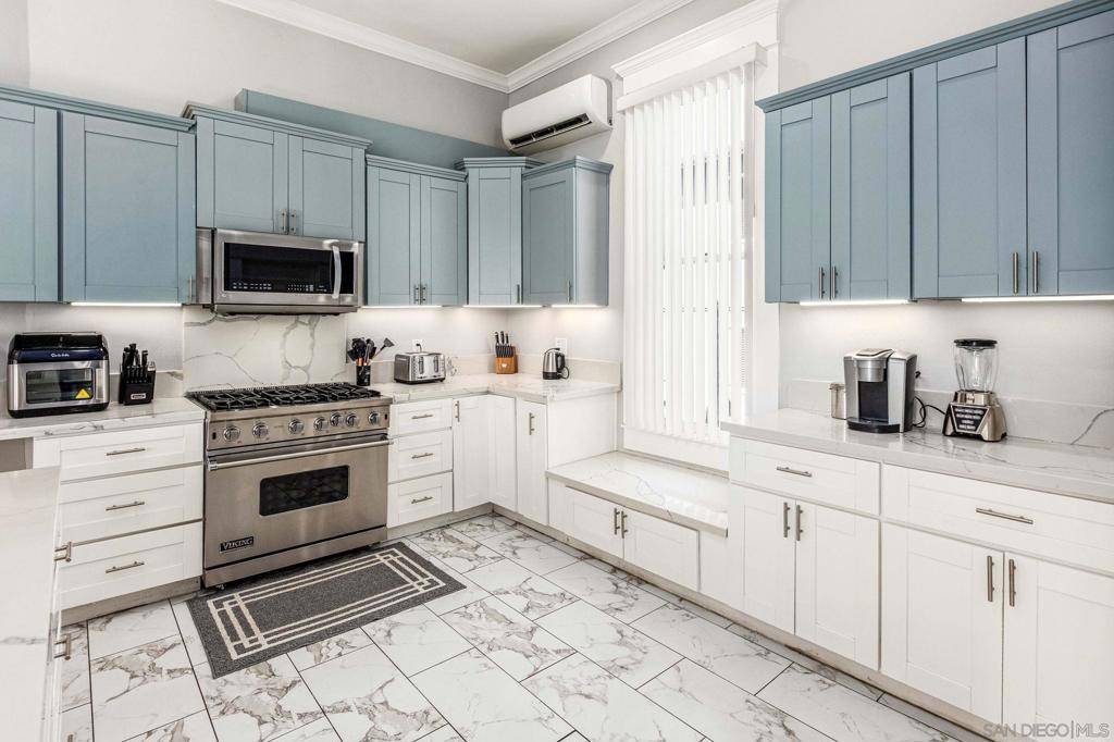 Coronado, CA 92118,277 79 C Ave