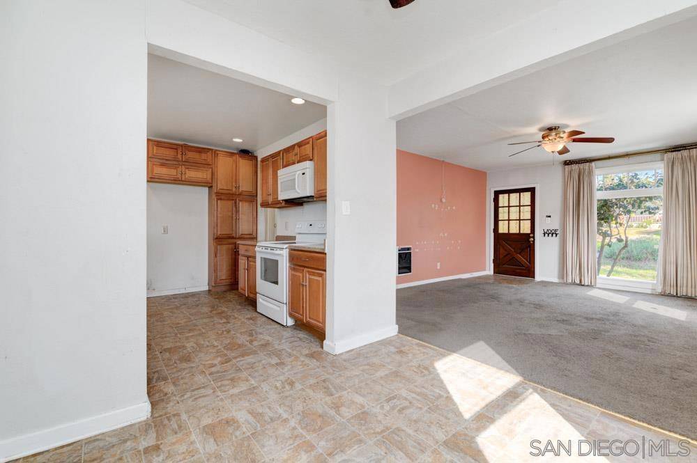 Spring Valley, CA 91977,8941 Switzer Dr