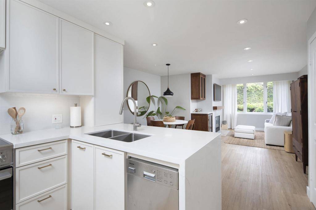 Del Mar, CA 92014,1562 Camino Del Mar 547