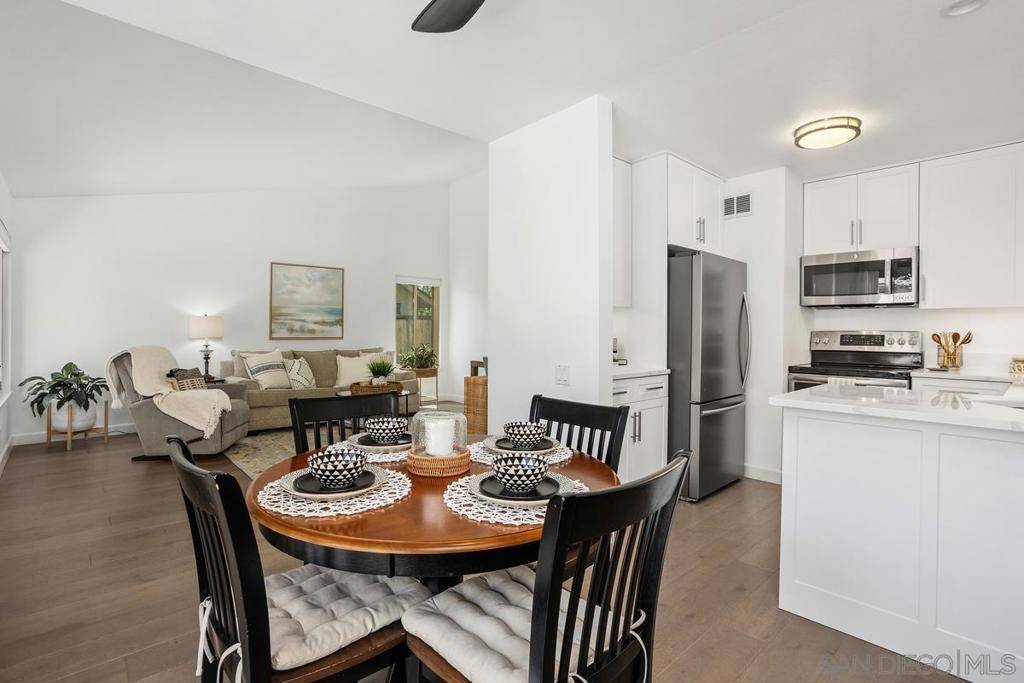545 Shady Brook Pl, Escondido, CA 92026