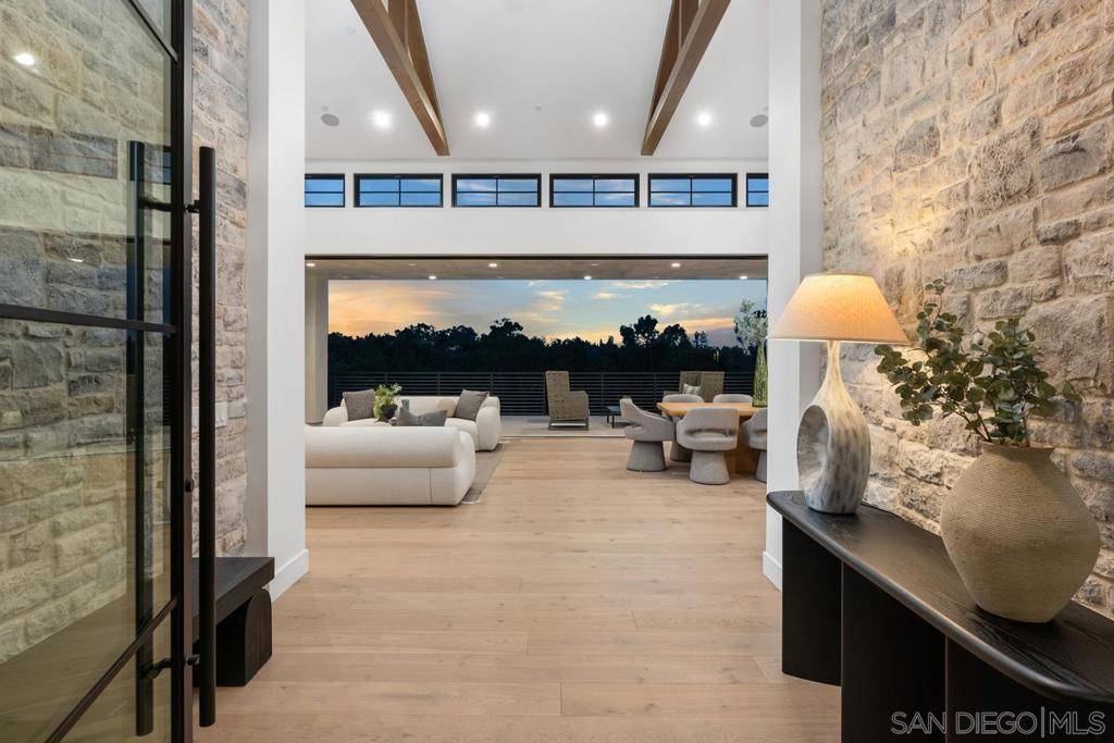 Rancho Santa Fe, CA 92067,6691 93 Camino Saucito