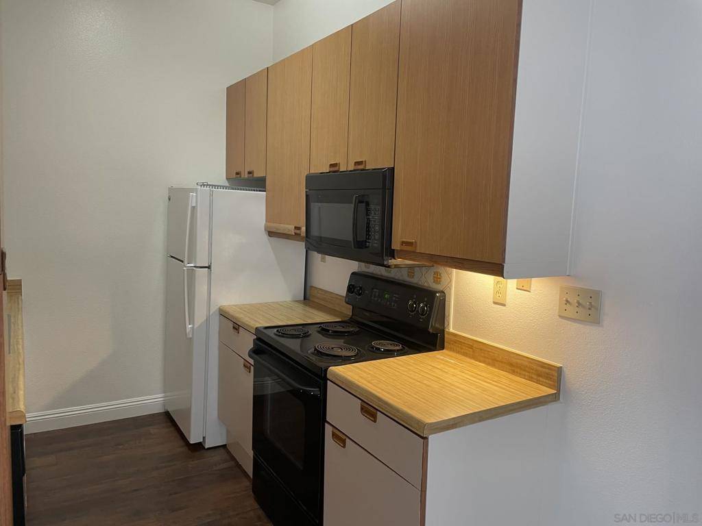 8328 Regents Rd #1F, San Diego, CA 92122