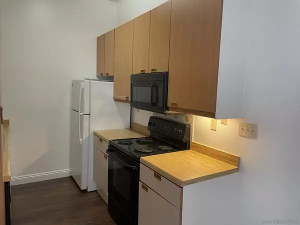 8328 Regents Rd #1F, San Diego, CA 92122