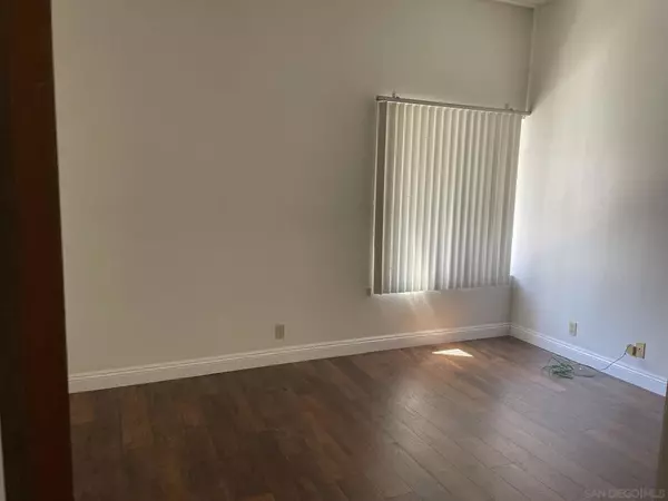 San Diego, CA 92122,8328 Regents Rd #1F