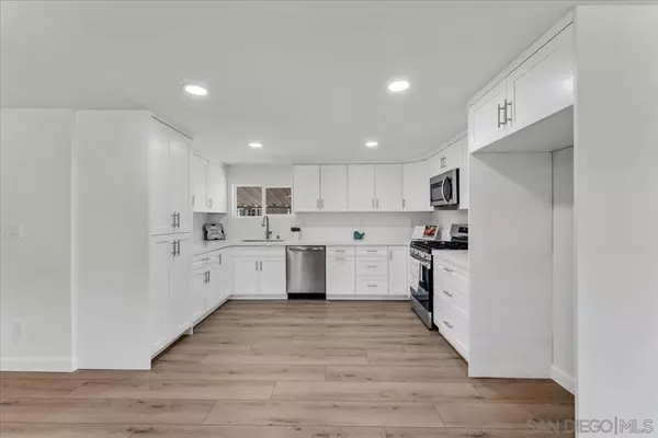 Lakeside, CA 92040,13490 Highway 8 Business E #SPC 59