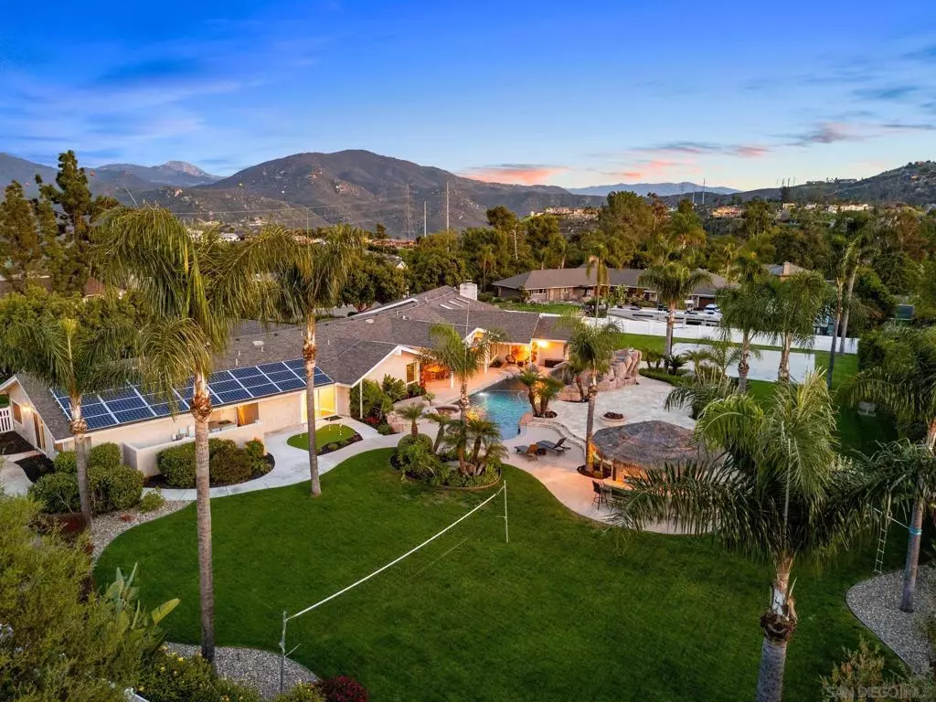 El Cajon, CA 92019,650 Colinas Mira
