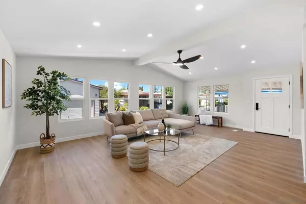 Santee, CA 92071,9255 N Magnolia Ave 76