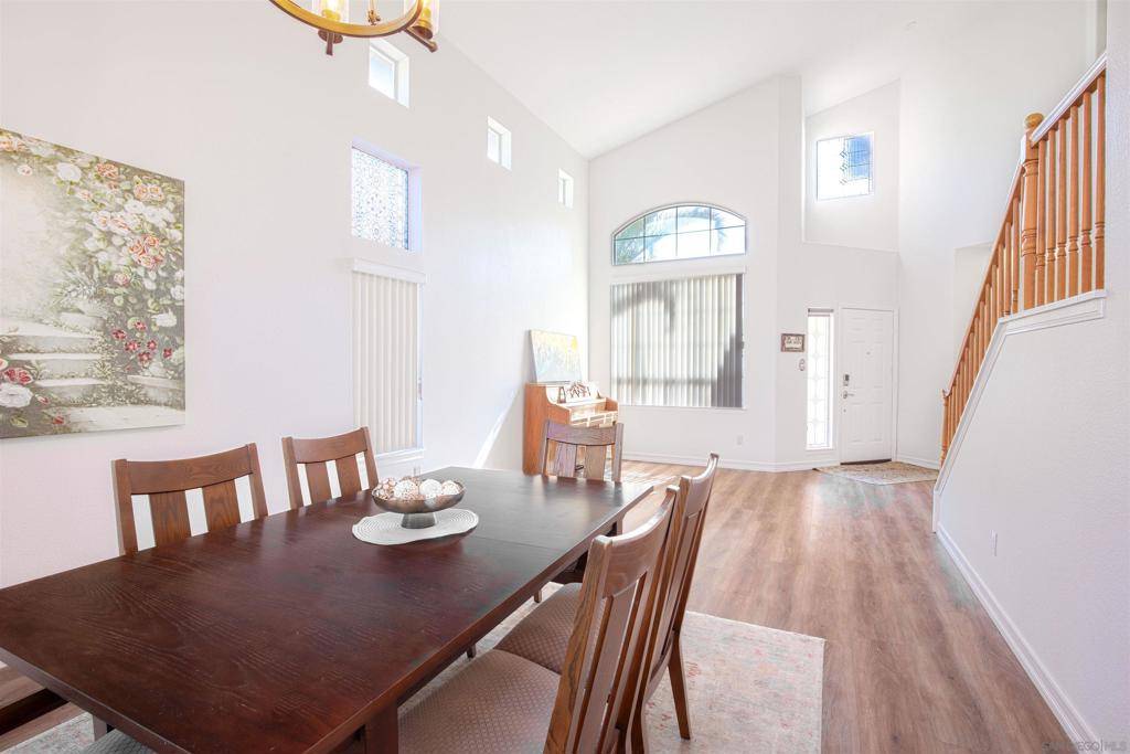 Chula Vista, CA 91910,594 PADRONE PL