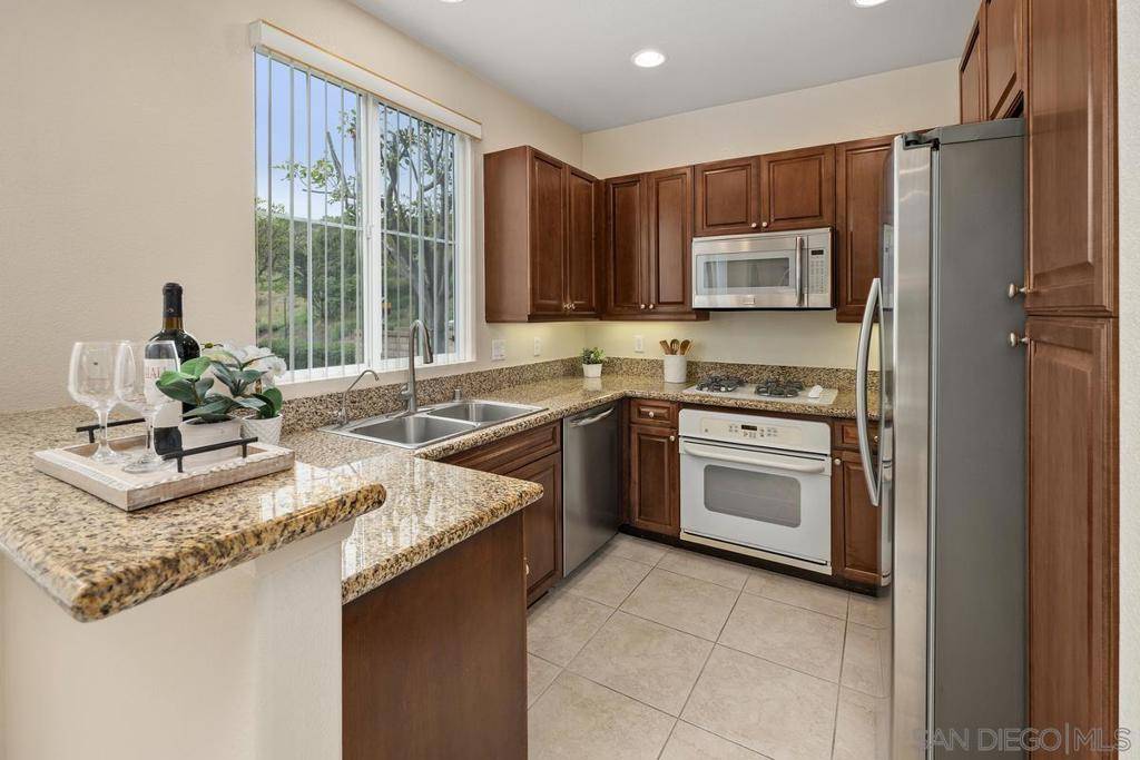 San Diego, CA 92128,12697 Savannah Creek Dr #267