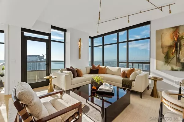 San Diego, CA 92101,700 W E St #4302