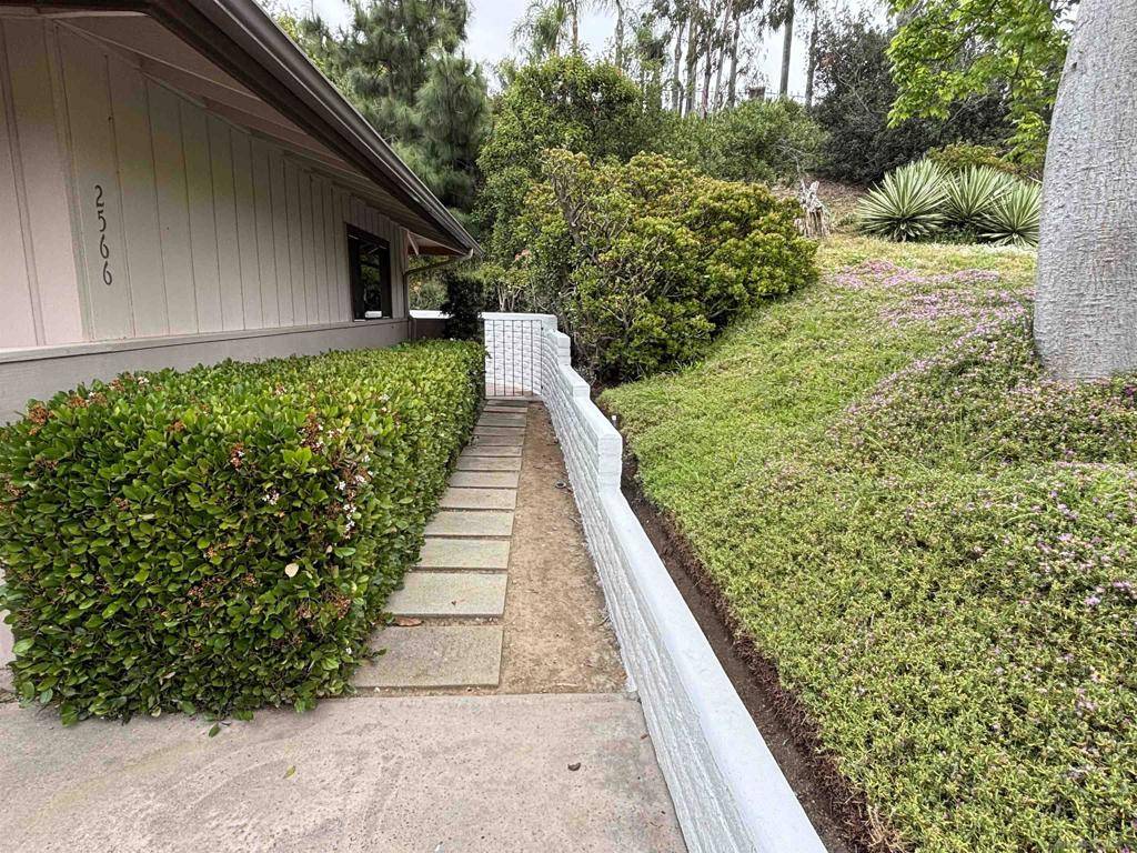 Fallbrook, CA 92028,2566 Los Cerritos Ln