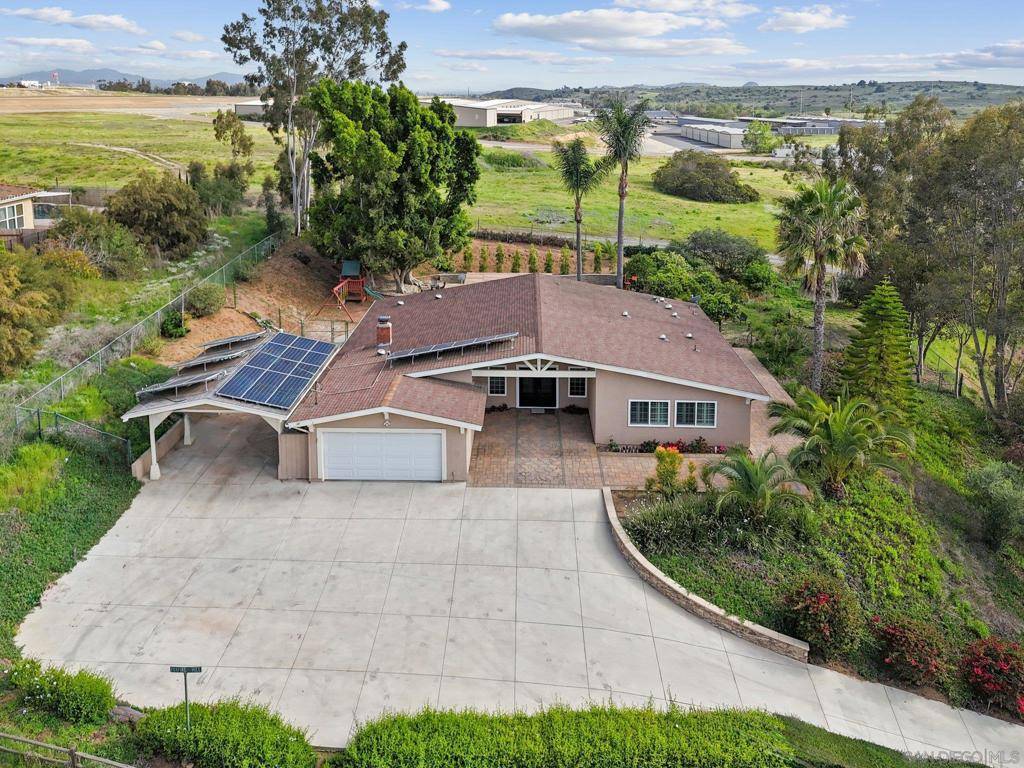 Fallbrook, CA 92028,1852 Foxfire Rd