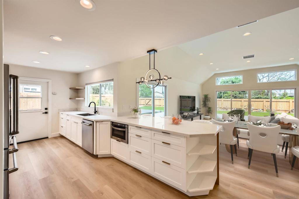 San Marcos, CA 92069,462 Via Arboles