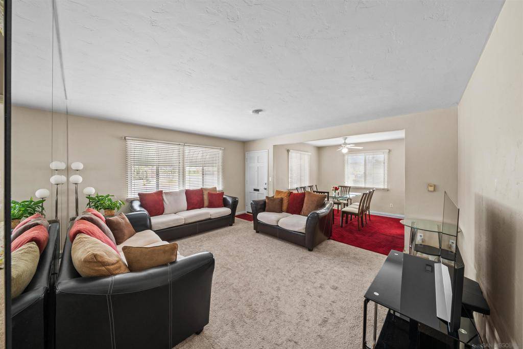 La Mesa, CA 91941,4002 Violet