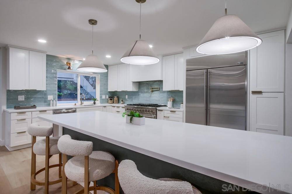 San Diego, CA 92131,10415 Mesa Madera Dr