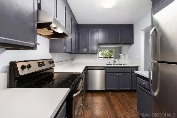 San Diego, CA 92119,7255 Navajo Rd #C190