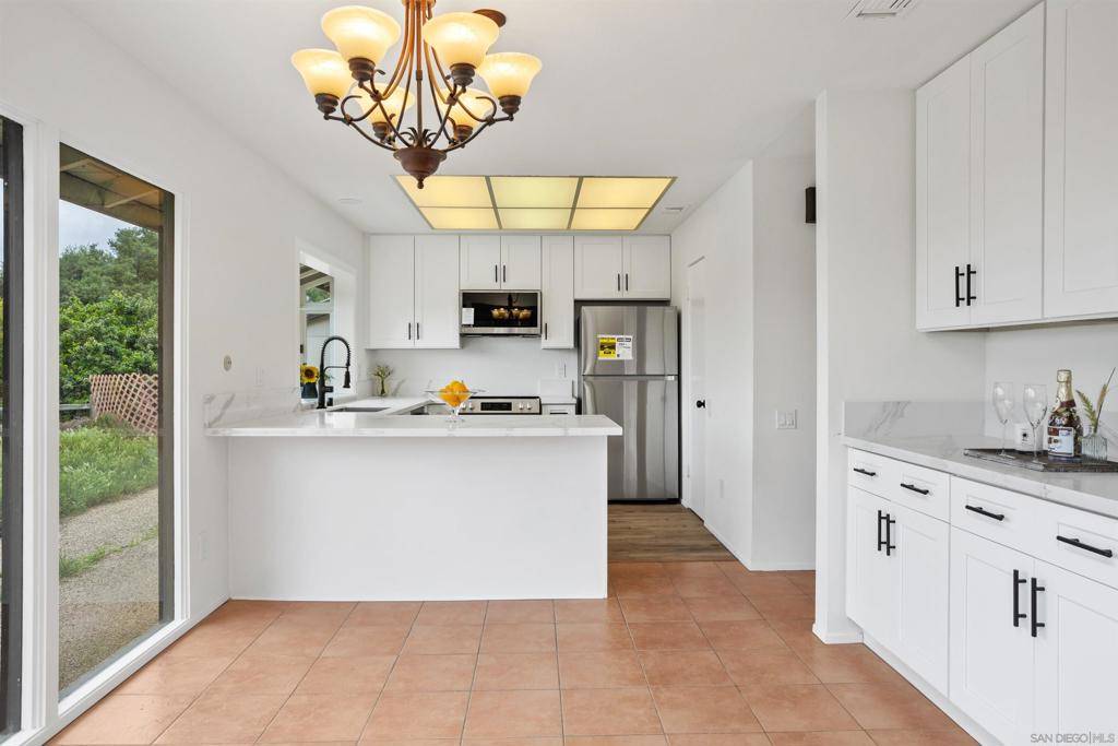 Fallbrook, CA 92028,2562 Los Cerritos Ln