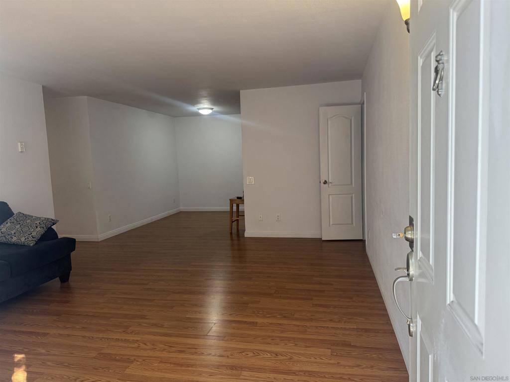 San Diego, CA 92115,6333 College Grove Way #129