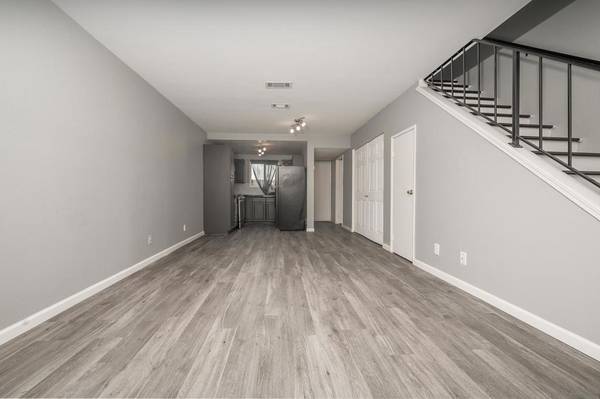 Oceanside, CA 92057,5110 N River Rd #D