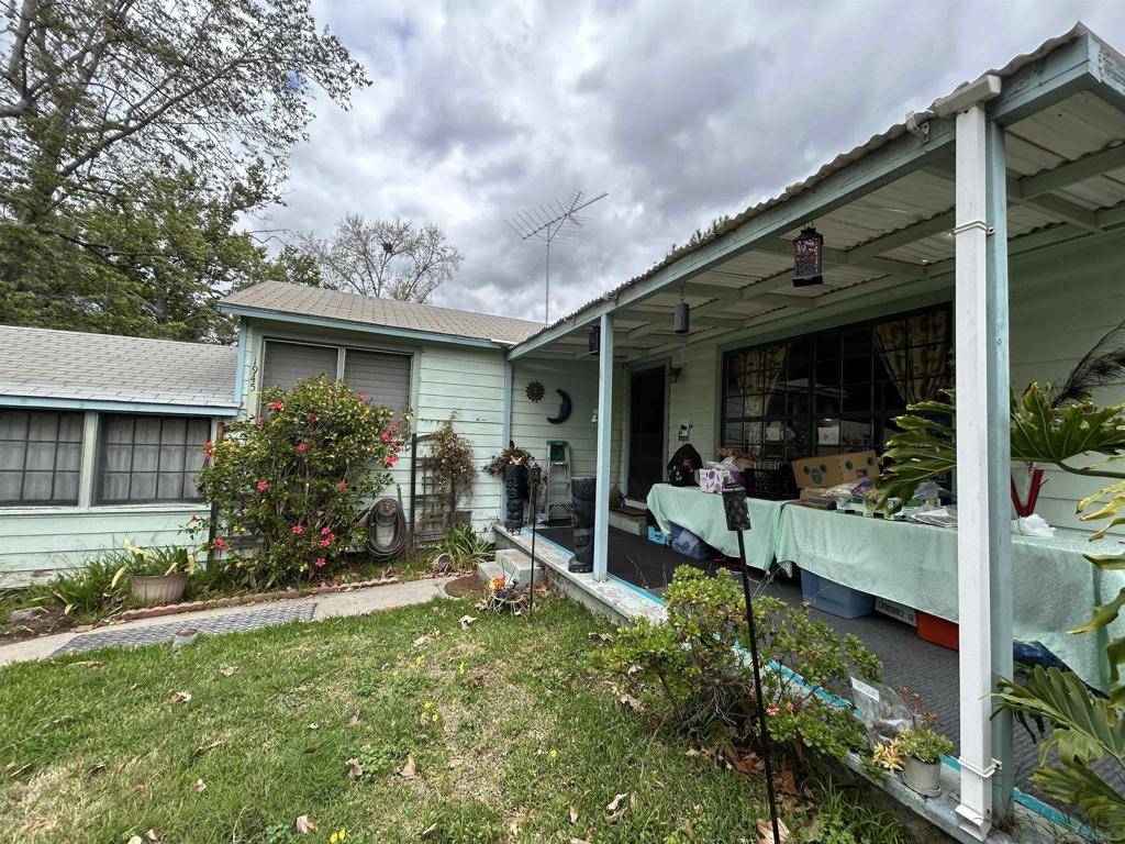 Vista, CA 92084,1945 Buena Creek Rd