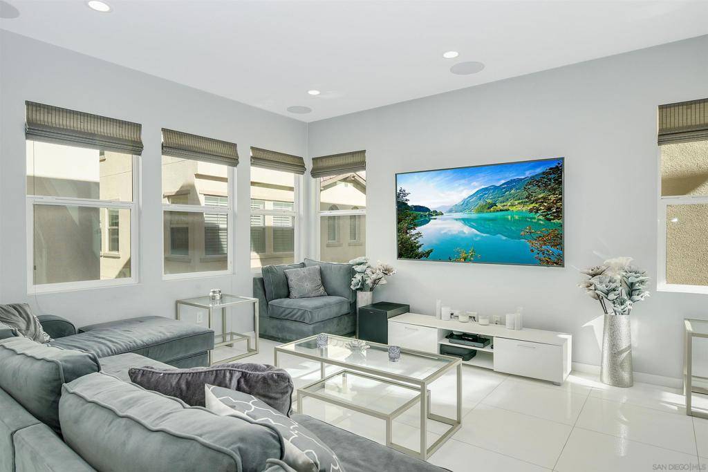 San Diego, CA 92108,8334 Ridge Ct