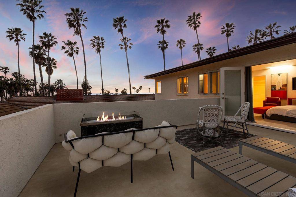 La Jolla, CA 92037,6423 Avenida Cresta