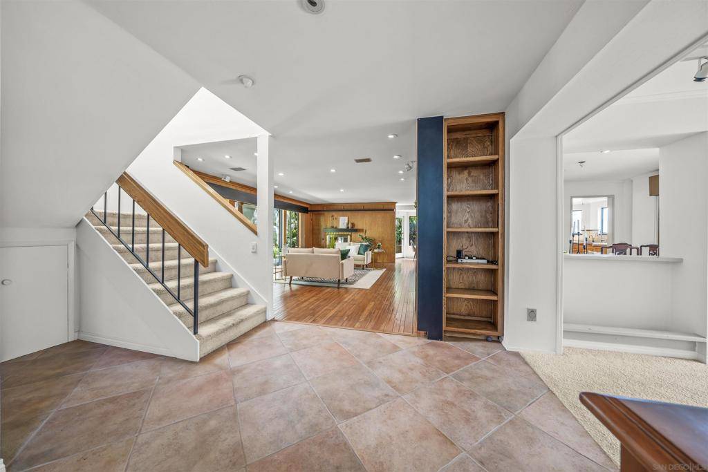 San Diego, CA 92103,2871 Brant St