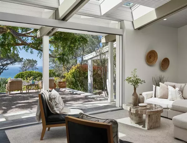 Del Mar, CA 92014,327 Pine Needles Dr
