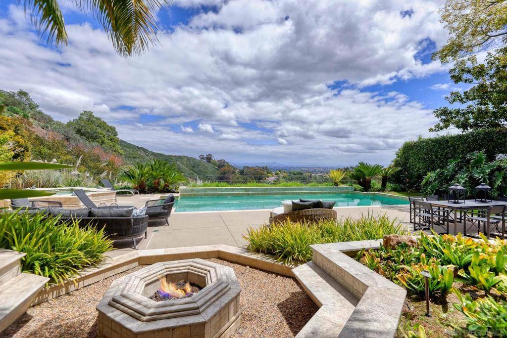 6735 La Jolla Scenic Dr S, La Jolla, CA 92037