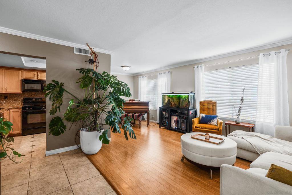 San Diego, CA 92139,1984 Manzana Way